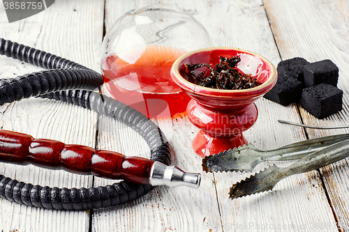 Image of Hookah and wine