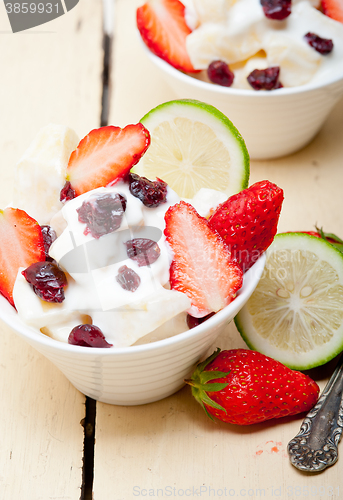 Image of fruit and yogurt salad healthy breakfast