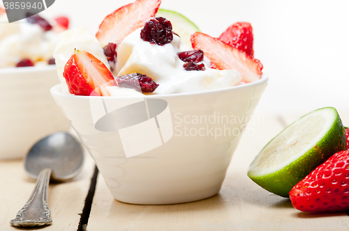 Image of fruit and yogurt salad healthy breakfast