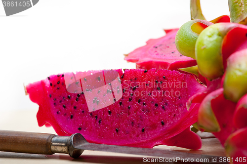 Image of fresh dragon fruit 