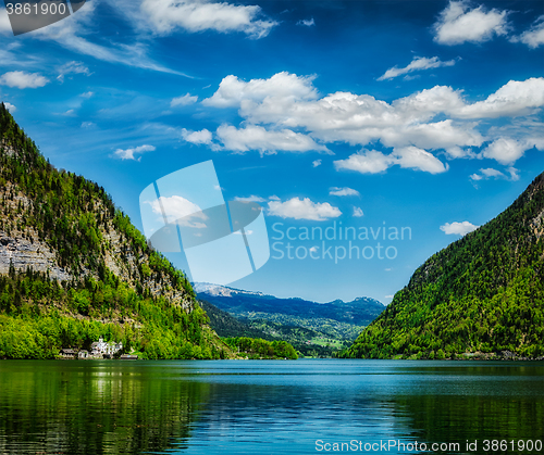 Image of Hallstatter See mountain lake in Austria