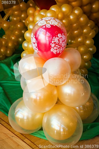 Image of Colourful air balloons.