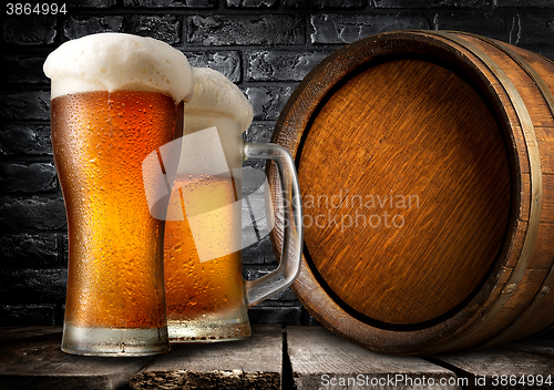 Image of Wooden keg and beer