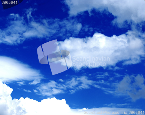 Image of the white clouds