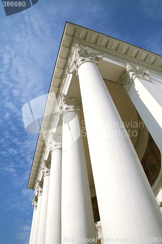 Image of History Building with White Pillar