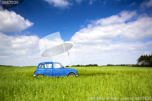 Image of old vintage car 