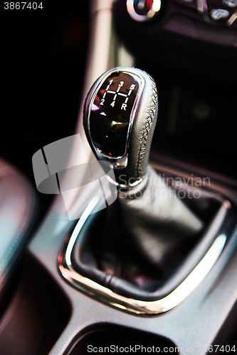 Image of manual gearbox in the car