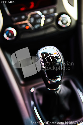 Image of manual gearbox in the car