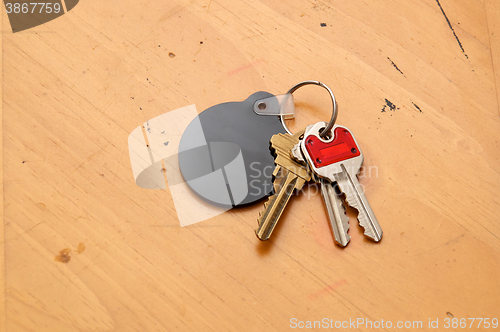 Image of keyring with blank fob on table