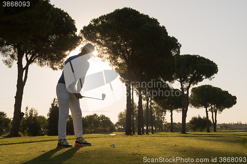 Image of golf player hitting shot