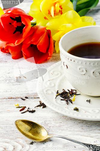 Image of tea and flowers