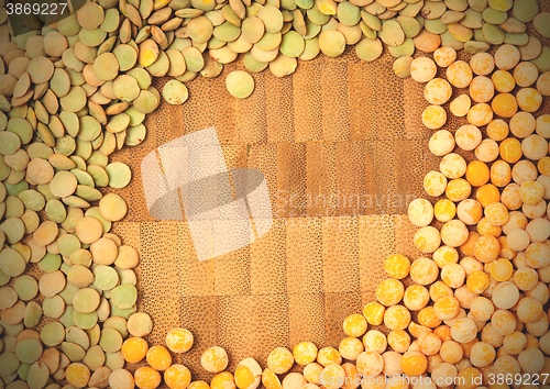 Image of dry peas and lentils with copy space