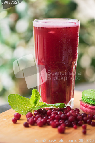 Image of fruit drink with cranberries