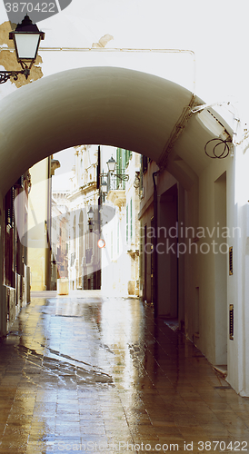 Image of Arch Wet Street