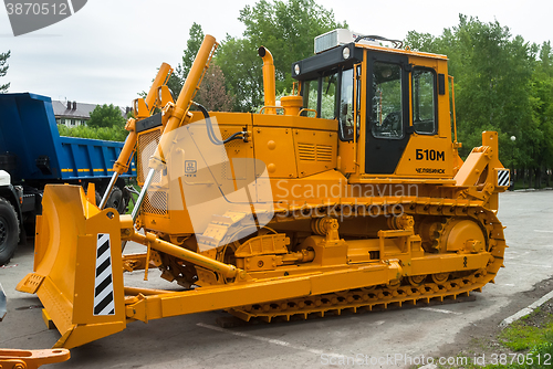 Image of Bulldozer B10M on exhibition range