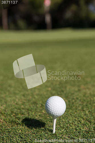 Image of golf ball on tee