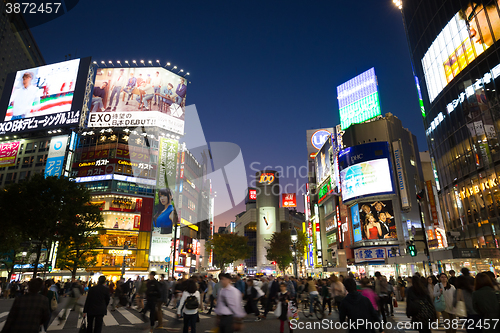 Image of Pedestrians at Shibuya Crossing, Tokio, Japan