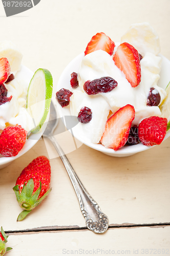 Image of fruit and yogurt salad healthy breakfast