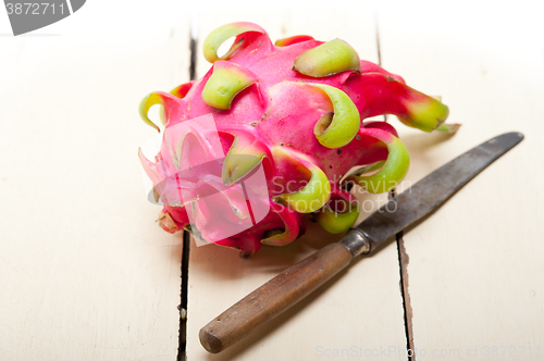 Image of fresh dragon fruit 