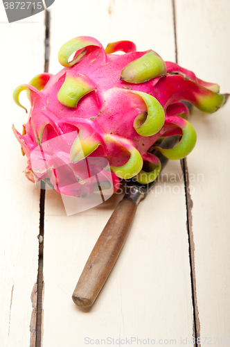 Image of fresh dragon fruit 