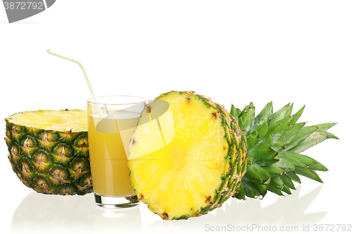 Image of Fresh pineapple juice and ripe pineapple