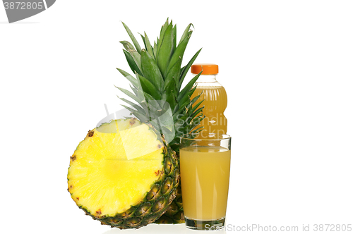 Image of Fresh pineapple juice and ripe pineapple