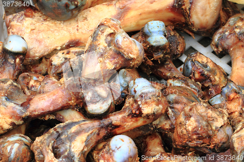 Image of grilled pig bones 