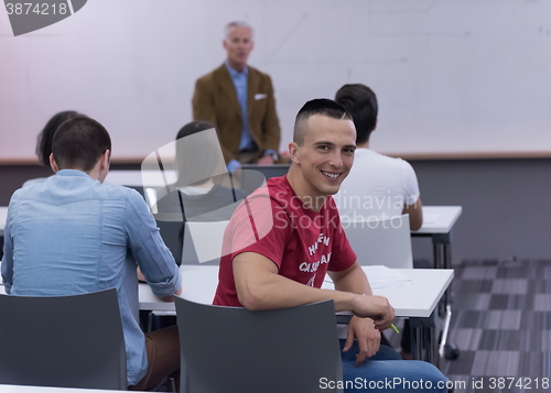 Image of students group study