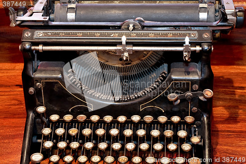 Image of Typewriter old