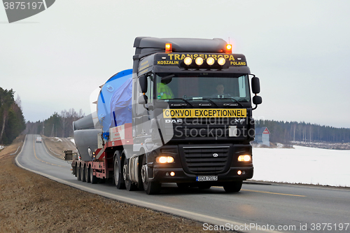 Image of Black DAF XF 105 Semi Hauls Oversize Load