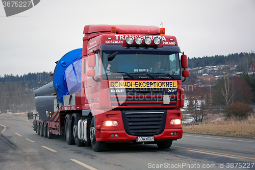 Image of Red DAF Semi Hauls Oversize Load