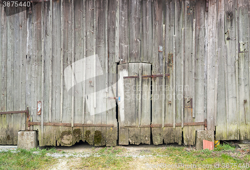 Image of rundown old barn door