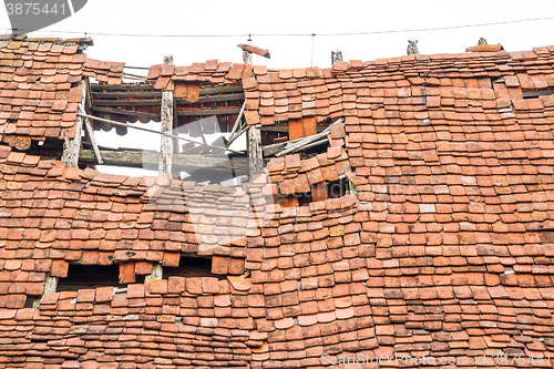 Image of rundown old roof