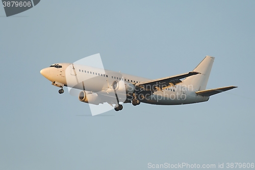 Image of Commercial Plane Landing