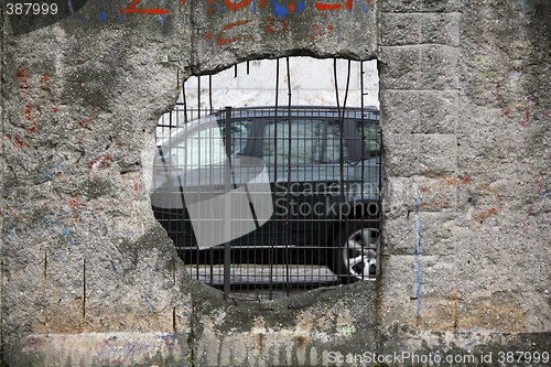 Image of Fragment of the Berlin wall (series)