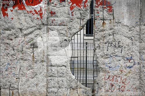 Image of Fragment of the Berlin wall (series)