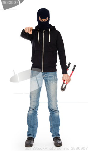 Image of Robber with red bolt cutters