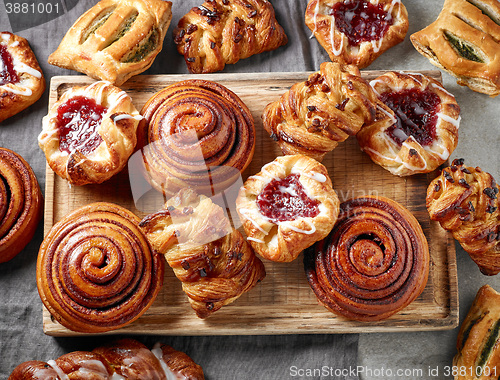 Image of various freshly baked sweet buns