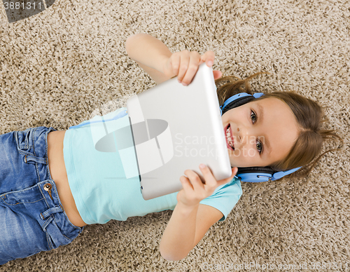 Image of Girl listen music