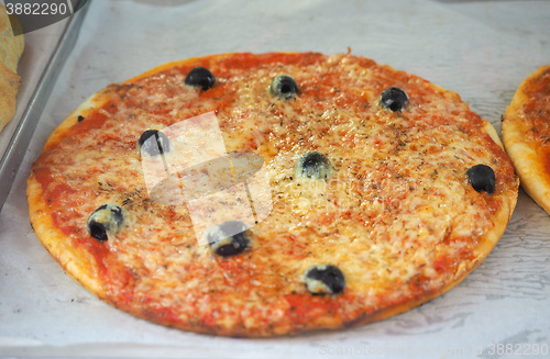 Image of Black olive pizza