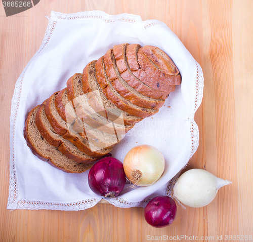 Image of bread and onions on 