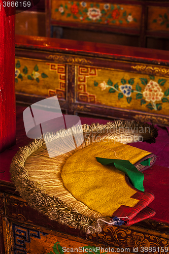 Image of Yellow hat attribute of  Tibetan Buddhism