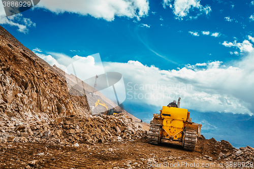 Image of Road cleaning in Himalayas