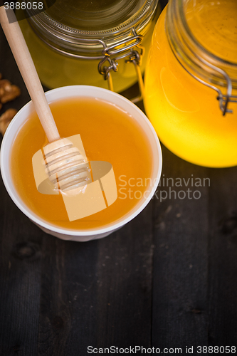 Image of Honey with walnut