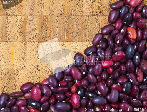 Image of bean on cork background