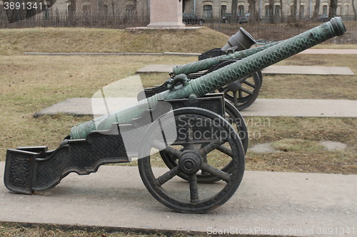 Image of  medieval bronze cannon 