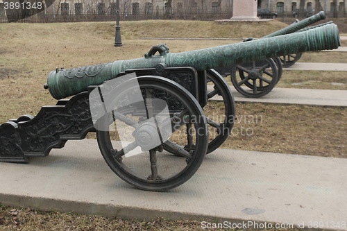 Image of  medieval bronze cannon 