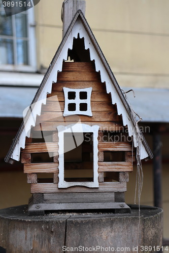 Image of  birdhouse feeder