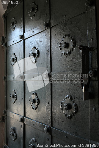 Image of  lock on fortress gate