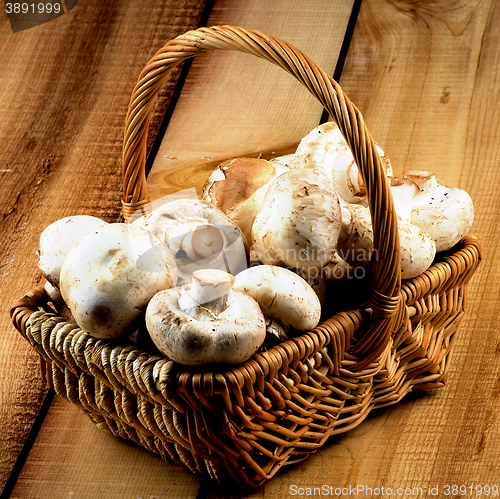 Image of Basket with Champignons